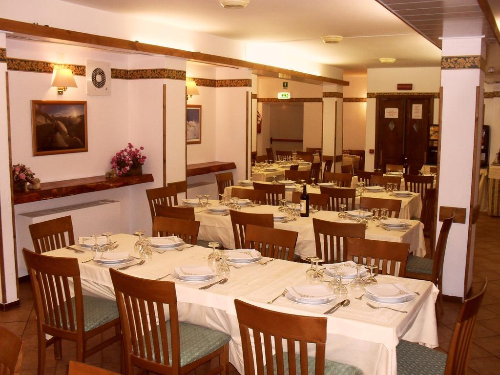 קורמאיור Hotel De La Telecabine מראה חיצוני תמונה